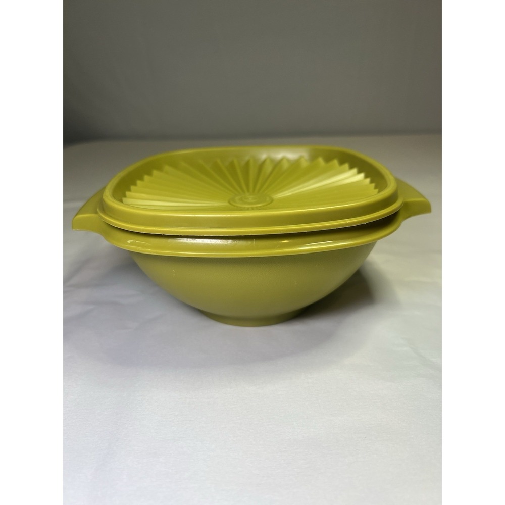 Tupperware 6" Servalier Bowl Basil 840-15 Avocado With Lid